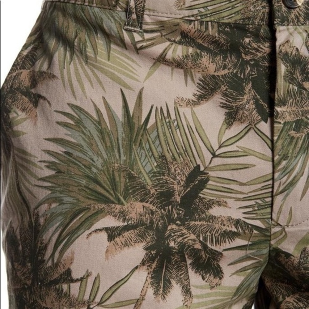 Slate & Stone Khaki Palm Print Shorts 32 - Picture 7 of 7